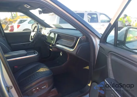 2025 Rivian R1S Adventure Dual Motor Large Pack/Adventure Dual Motor Max Pack from USA, damaged, VIN 7PDSGBBA9SN050447